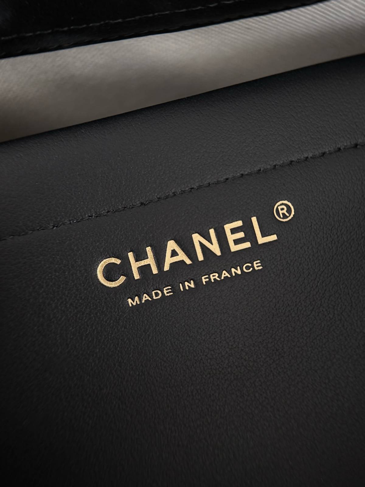 シャネル CHANEL マトラッセ チェーンショルダーバッグ ブラック ベージュ ミュートカラー ゴールド金具 ターンロ - 画像 3