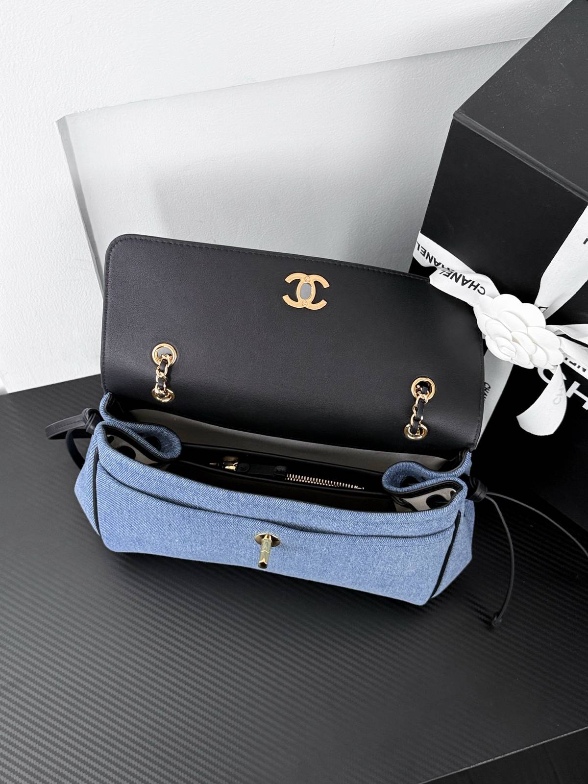 シャネル CHANEL マトラッセ チェーンショルダーバッグ ブラック ベージュ ミュートカラー ゴールド金具 ターンロ - 画像 4