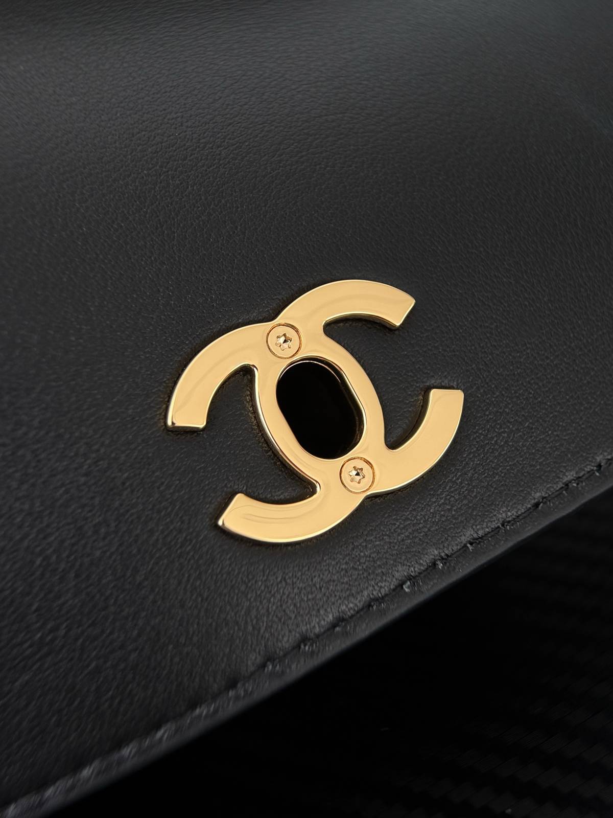 シャネル CHANEL マトラッセ チェーンショルダーバッグ ブラック ベージュ ミュートカラー ゴールド金具 ターンロ - 画像 5