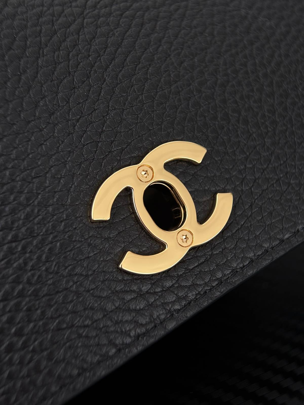シャネル CHANEL マトラッセ チェーンショルダーバッグ ブラック ベージュ ミュートカラー ゴールド金具 ターンロ - 画像 15