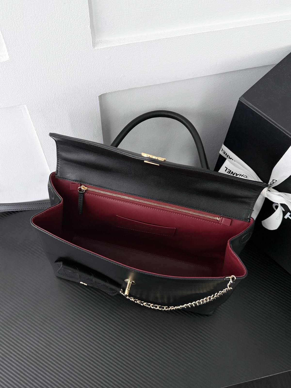 シャネル CHANEL マトラッセ フラップバッグ ブラック ゴールド金具 レザー編み込みチェーン 2WAY ハンドバッ - 画像 3