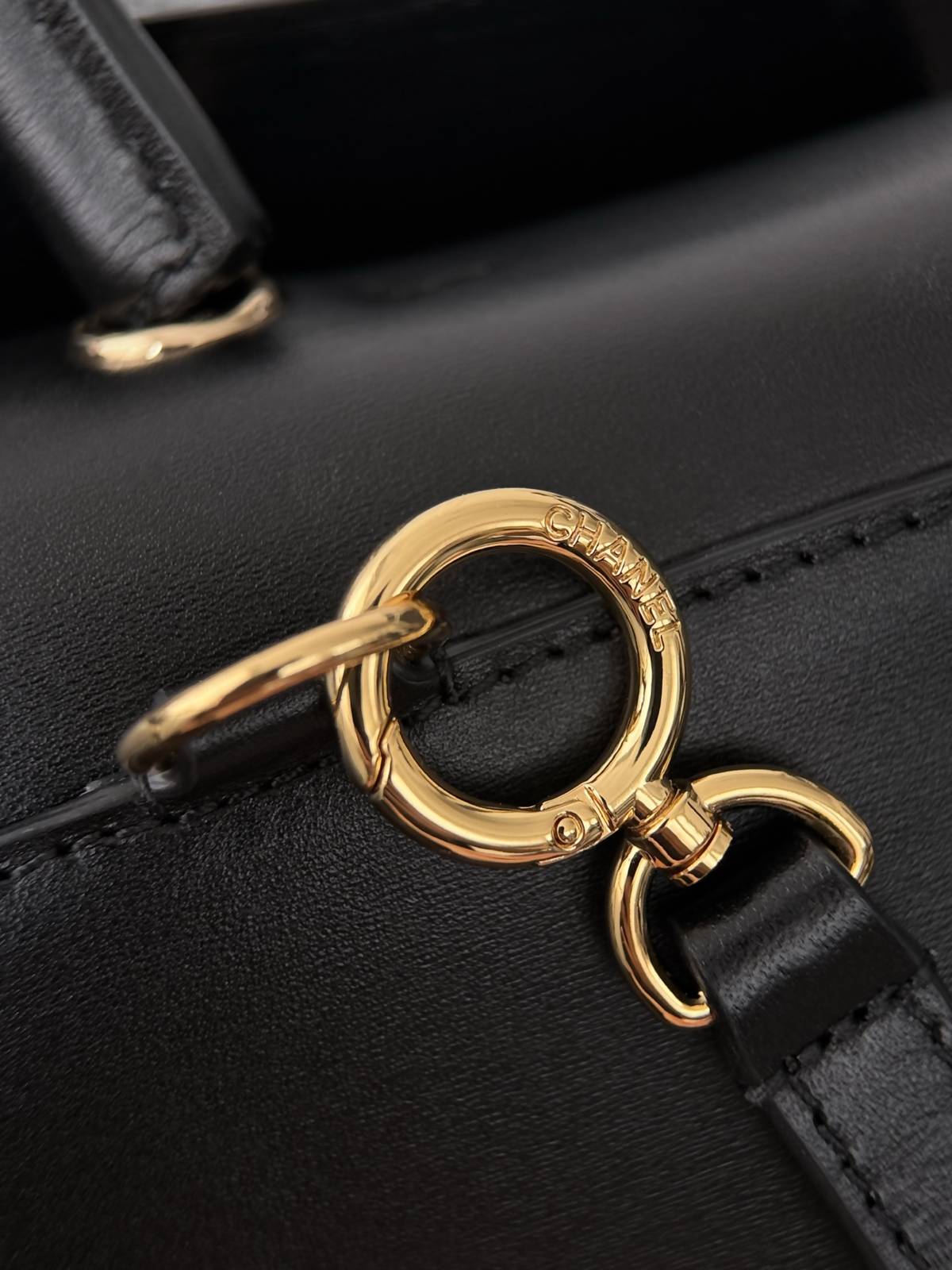 シャネル CHANEL マトラッセ フラップバッグ ブラック ゴールド金具 レザー編み込みチェーン 2WAY ハンドバッ - 画像 5