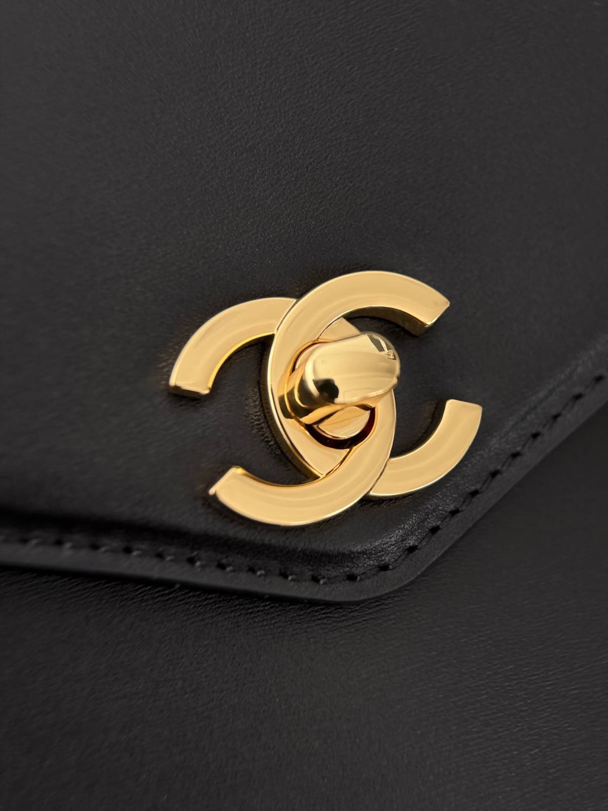 シャネル CHANEL マトラッセ フラップバッグ ブラック ゴールド金具 レザー編み込みチェーン 2WAY ハンドバッ - 画像 6