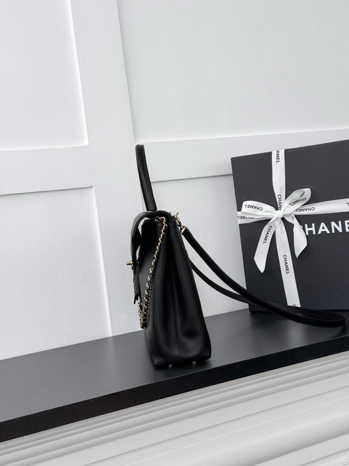 シャネル CHANEL マトラッセ フラップバッグ ブラック ゴールド金具 レザー編み込みチェーン 2WAY ハンドバッ - 画像 9
