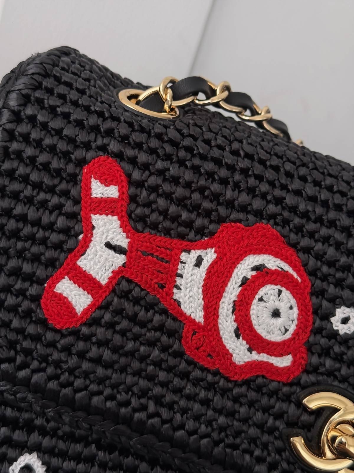 シャネル CHANEL AS6089 フラップバッグ ブラック マトラッセ ゴールド金具 レザー編み込みチェーン ターン - 画像 4
