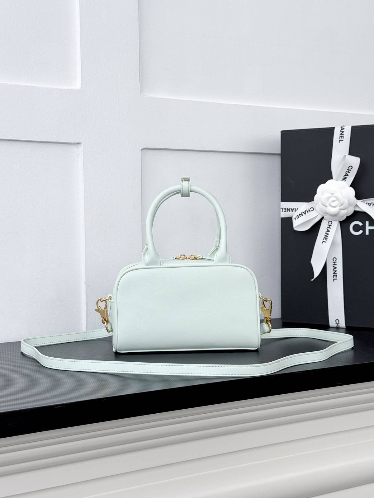 シャネル CHANEL AP5628 ミニ ボディバッグ マトラッセ ラムスキン ゴールド金具 フラップバッグ ミラー付 - 画像 10