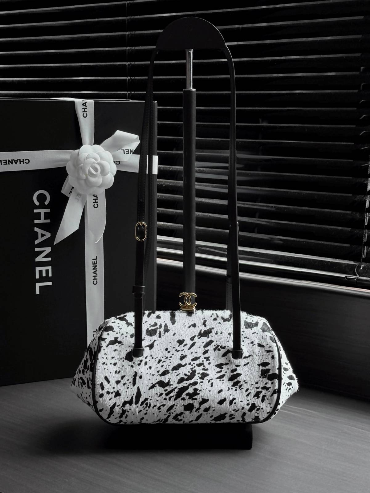 シャネル CHANEL 5460 マトラッセ ファー ボウル型 バニティバッグ ゴールド金具 バイカラー レディース - 画像 10