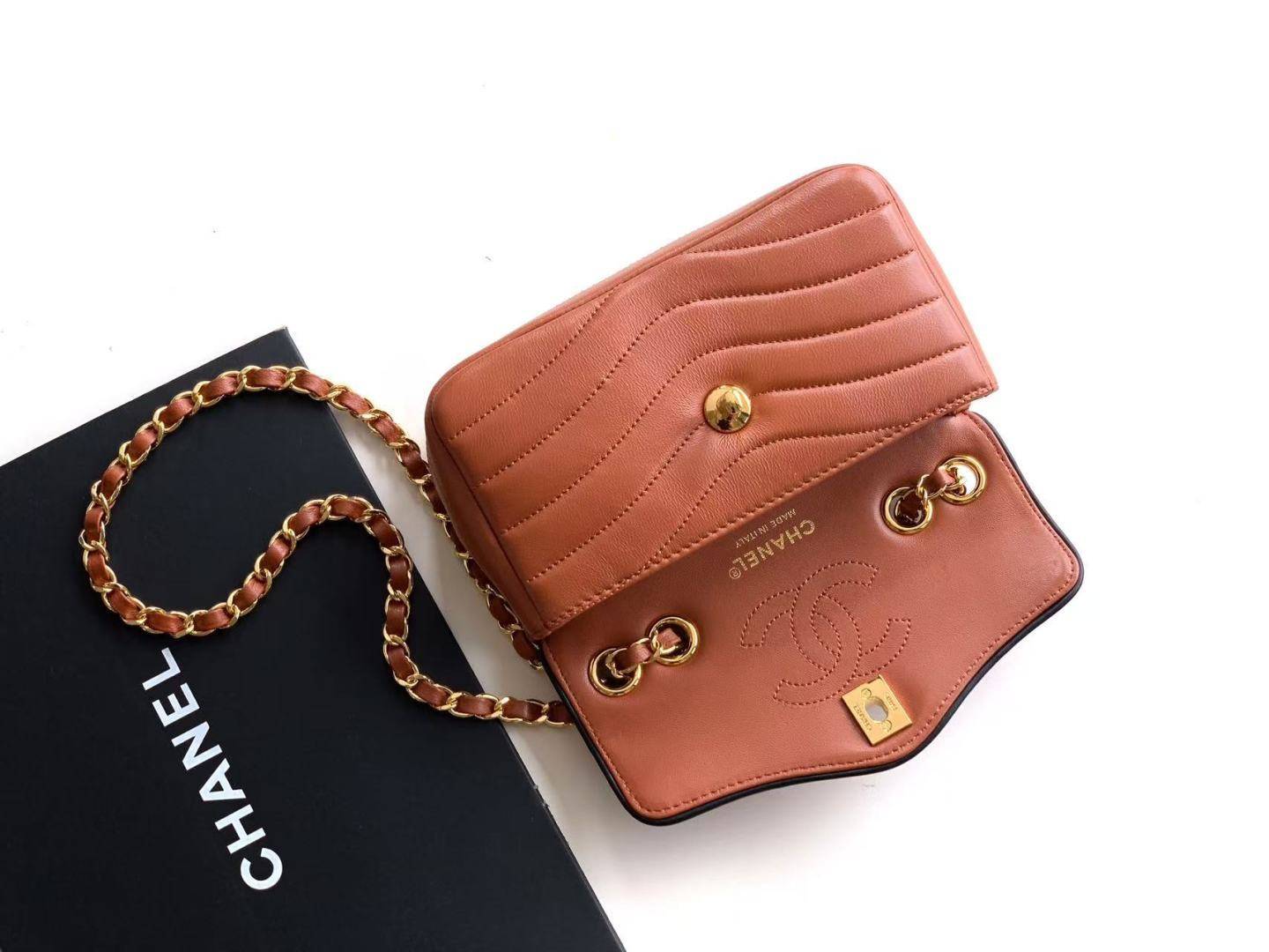 シャネル CHANEL マトラッセ チェーンショルダーバッグ キャビアスキン ゴールド金具 レディース ブラック ベージ - 画像 6
