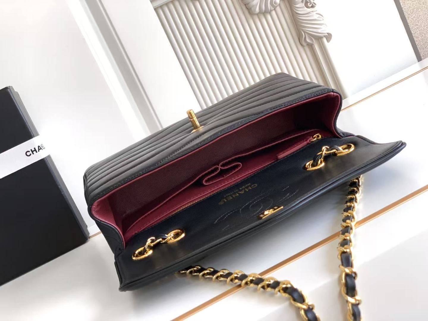 CHANEL シャネル マトラッセ チェーンショルダーバッグ キャビアスキン ゴールド金具 レディース ブラック - 画像 4