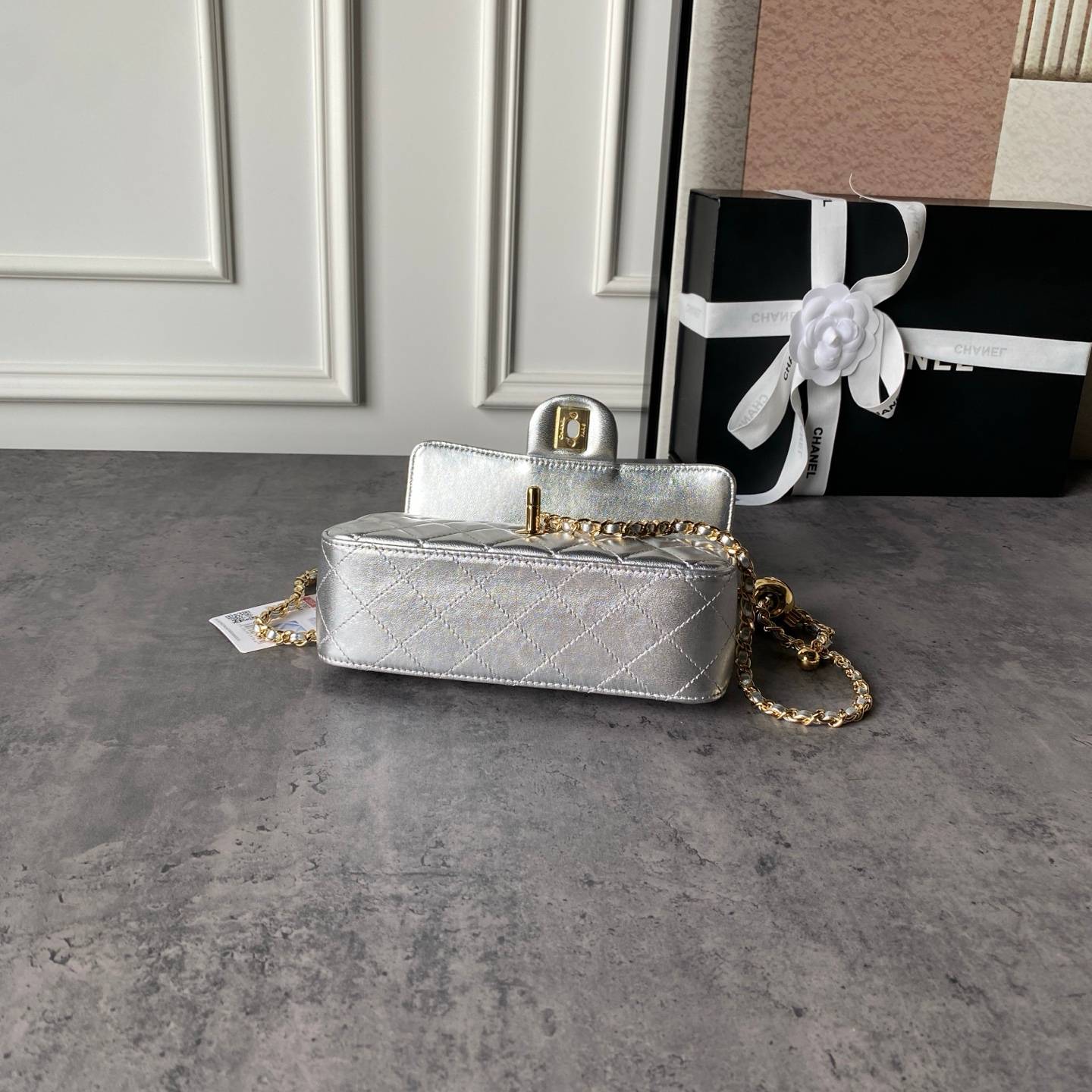 シャネル CHANEL マトラッセ ミニフラップバッグ キャビアスキン ゴールド金具 ポシェット ファスナー開閉 レザー - 画像 4