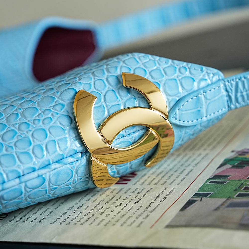 シャネル CHANEL 68012 鳄魚紋 大型 フラップバッグ レザー編み込みチェーン ゴールド金具 ブルーレディース - 画像 4