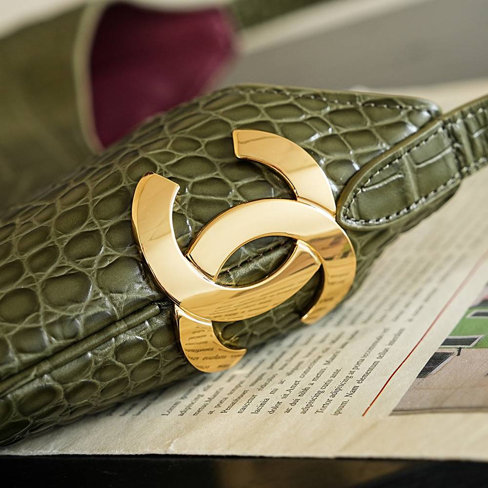 シャネル CHANEL 68012 鳄魚紋 大型 フラップバッグ レザー編み込みチェーン ゴールド金具 ブルーレディース - 画像 13
