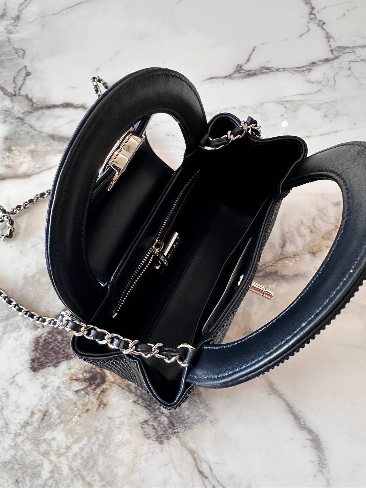 CHANEL シャネル マトラッセ ラムスキン チェーンショルダーバッグ ゴールド金具 ブラック レディース - 画像 3