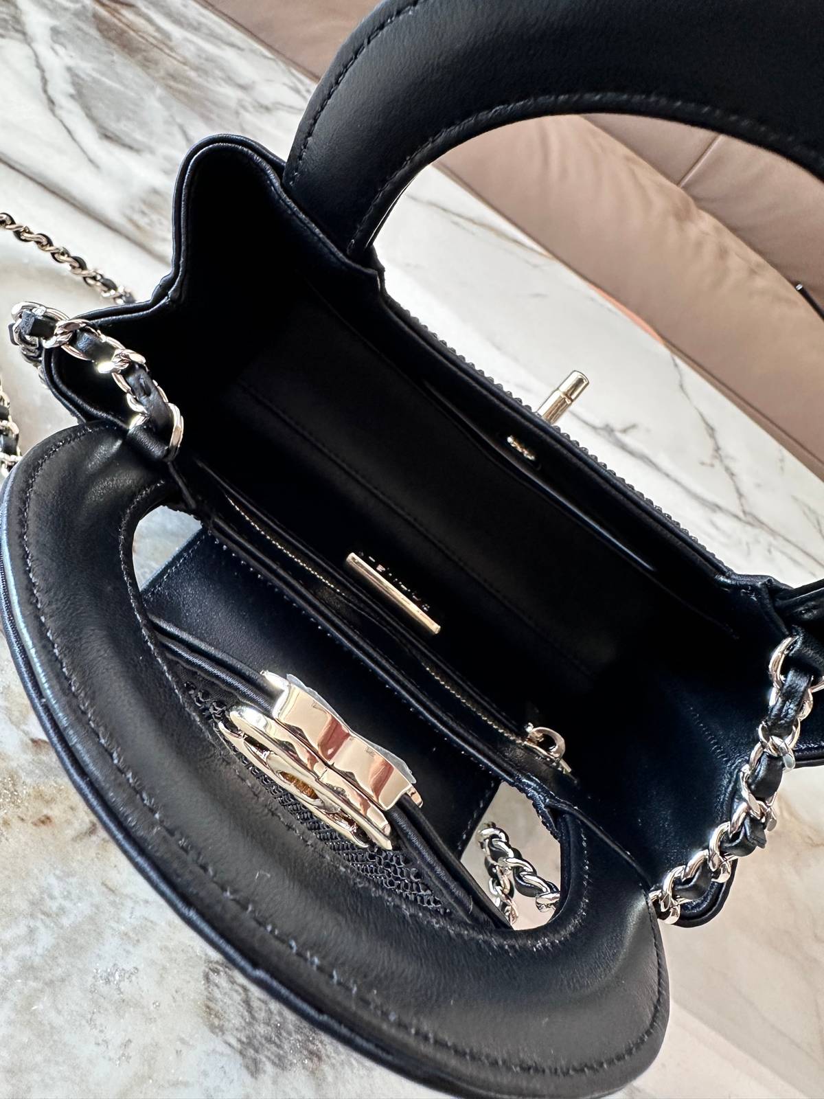 CHANEL シャネル マトラッセ ラムスキン チェーンショルダーバッグ ゴールド金具 ブラック レディース - 画像 4