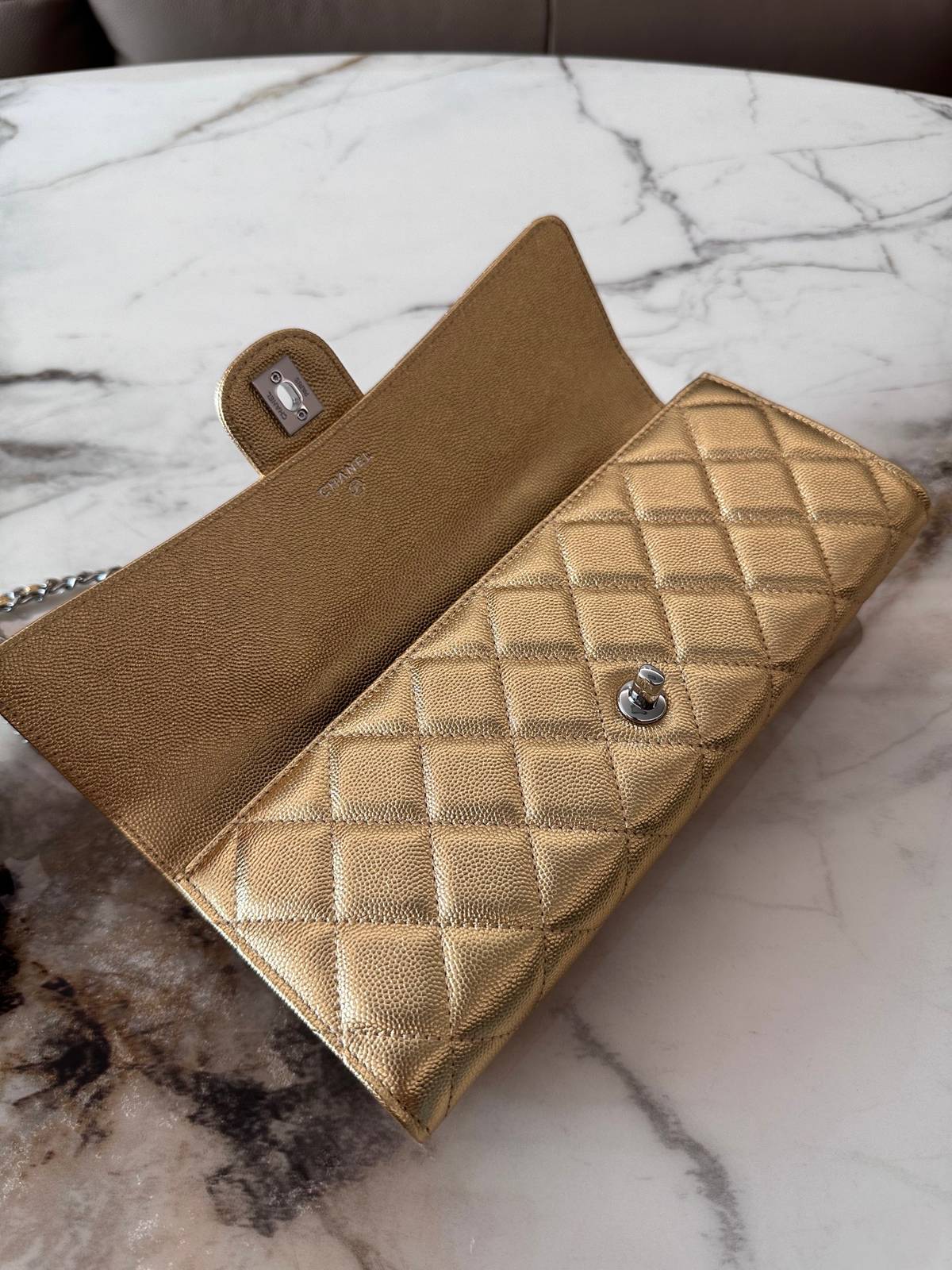 シャネル CHANEL マトラッセ チェーンショルダーバッグ キャビアスキン ゴールド金具 レディース ブラック ベージ - 画像 5