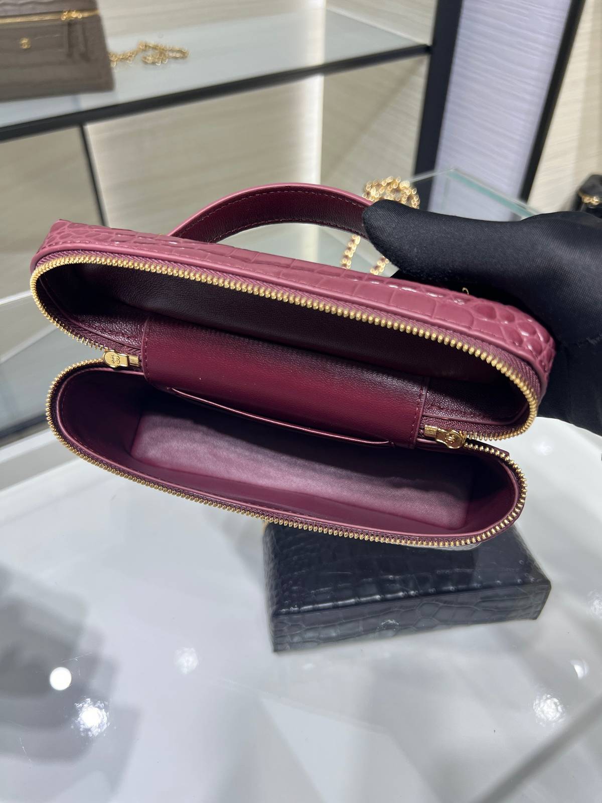 シャネル AP5195Y キャビアスキン バニティバッグ チェーンショルダー ゴールド金具 ブラック レディース - 画像 3