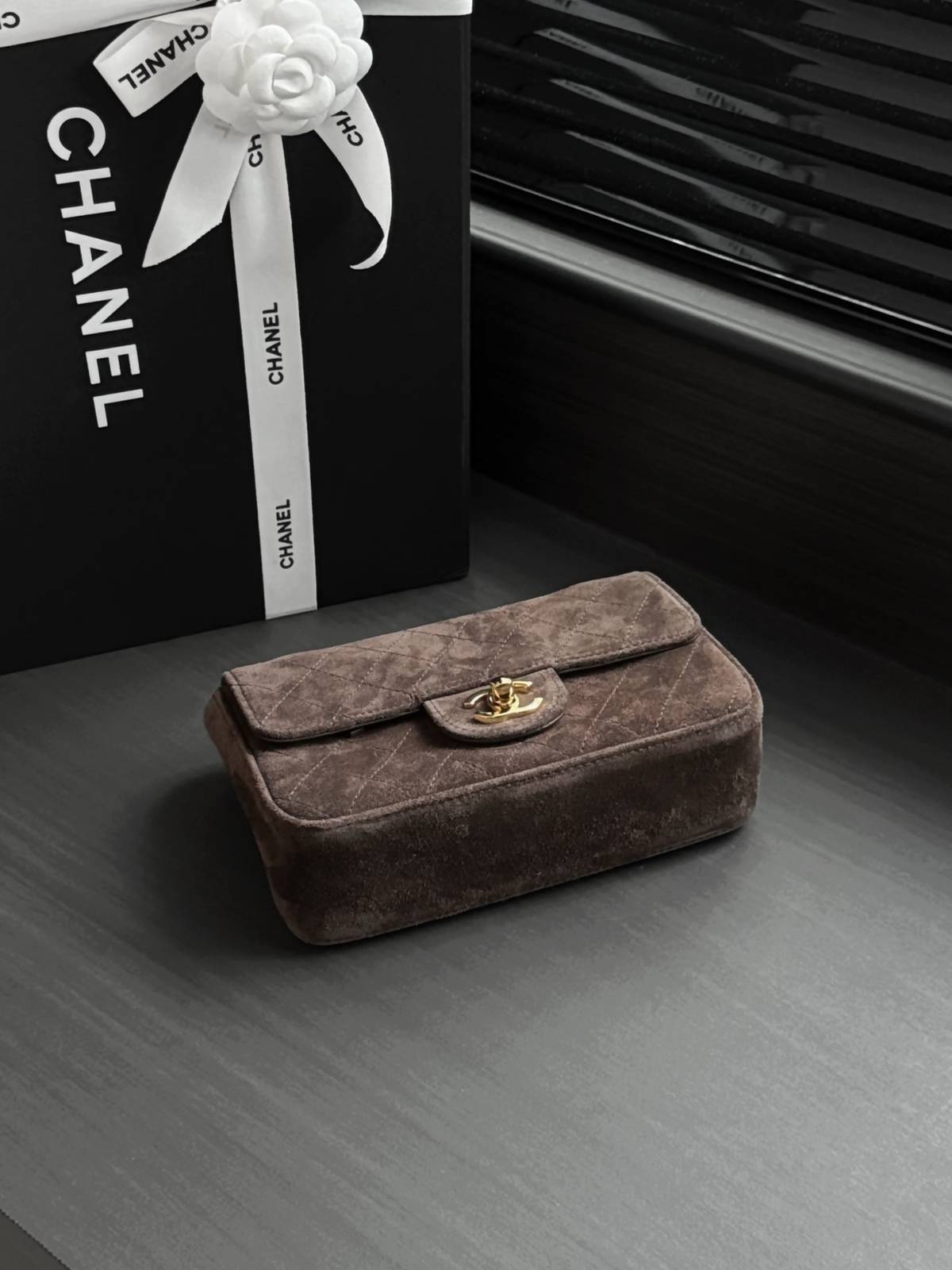 シャネル 6626 ミニマトラッセ ラムスキン フラップバッグ ゴールド金具 イエロー ブラック ホワイト レディース - 画像 9