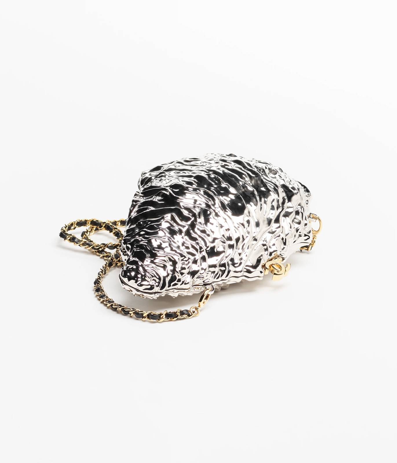 シャネル CHANEL 2050 マトラッセ マッドマテリアル チェーンショルダーバッグ ブラック ゴールド金具 レディ