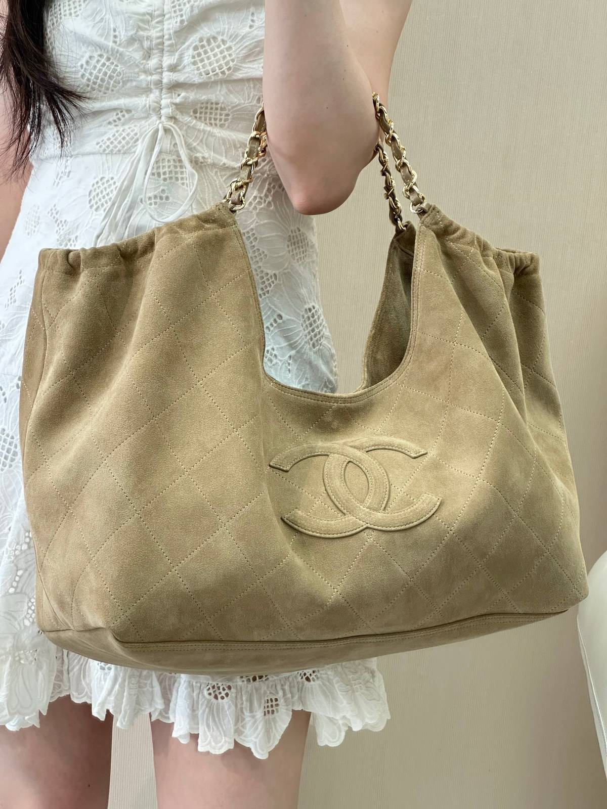 シャネル CHANEL AS6475 マトラッセ ラムスキン トートバッグ プッシュロック ゴールド金具 ベージュ レデ - 画像 6