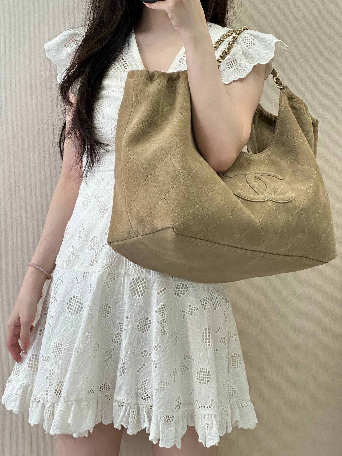 シャネル CHANEL AS6475 マトラッセ ラムスキン トートバッグ プッシュロック ゴールド金具 ベージュ レデ - 画像 7