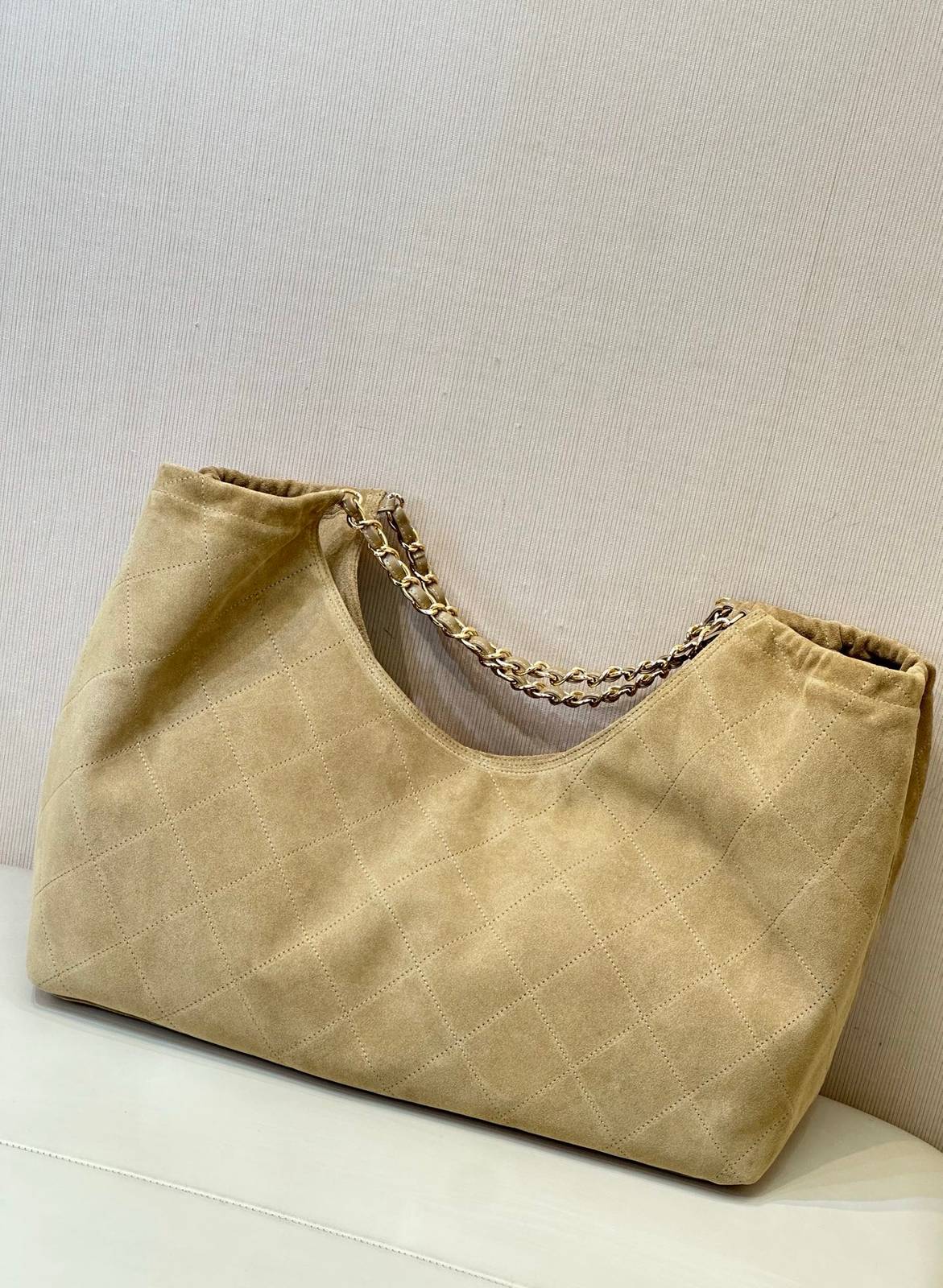 シャネル CHANEL AS6475 マトラッセ ラムスキン トートバッグ プッシュロック ゴールド金具 ベージュ レデ - 画像 20