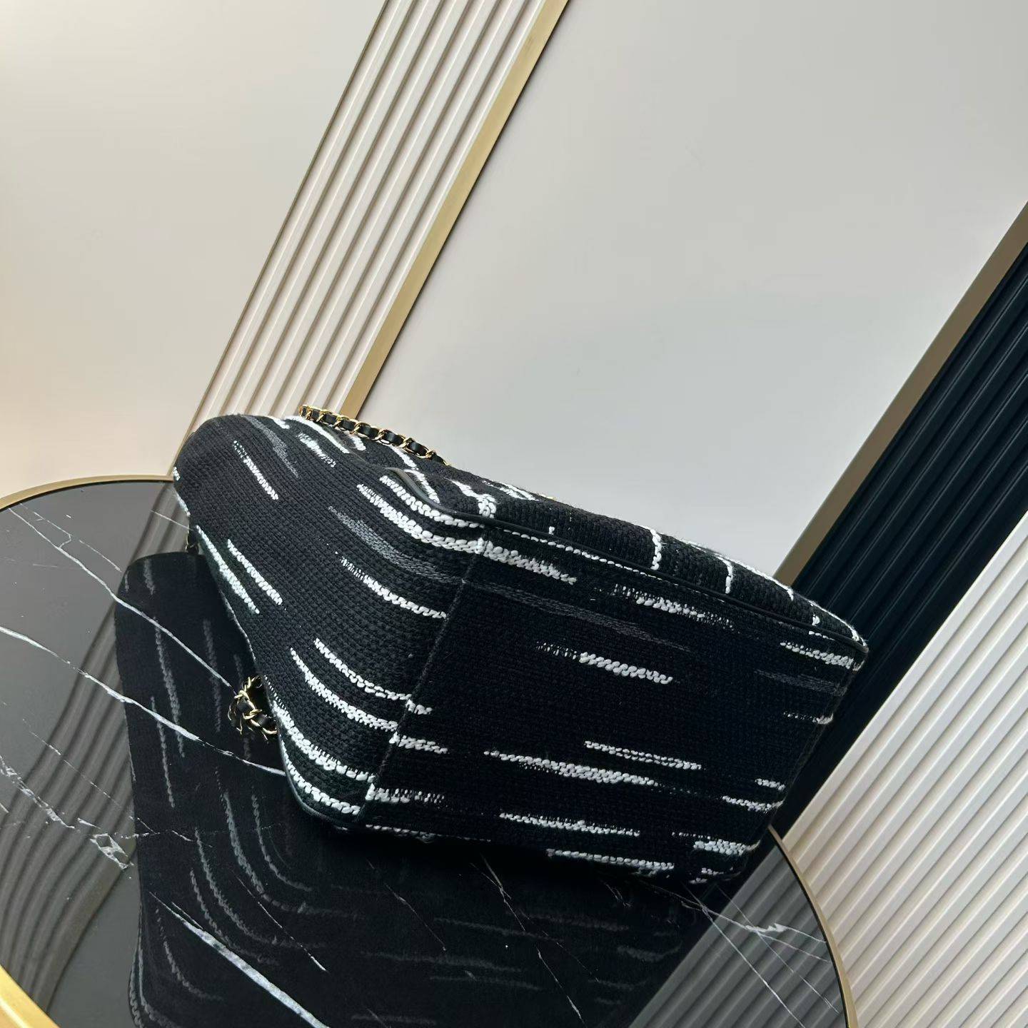 シャネル AS6200 大号 マトラッセ フラップバッグ チェーンショルダー ブラック ゴールド金具 レディース - 画像 7