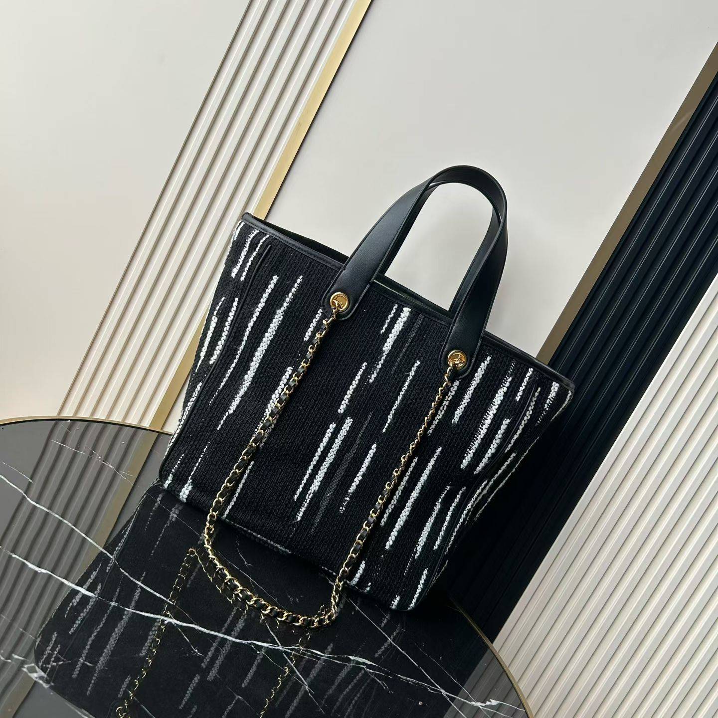 シャネル AS6200 大号 マトラッセ フラップバッグ チェーンショルダー ブラック ゴールド金具 レディース - 画像 8