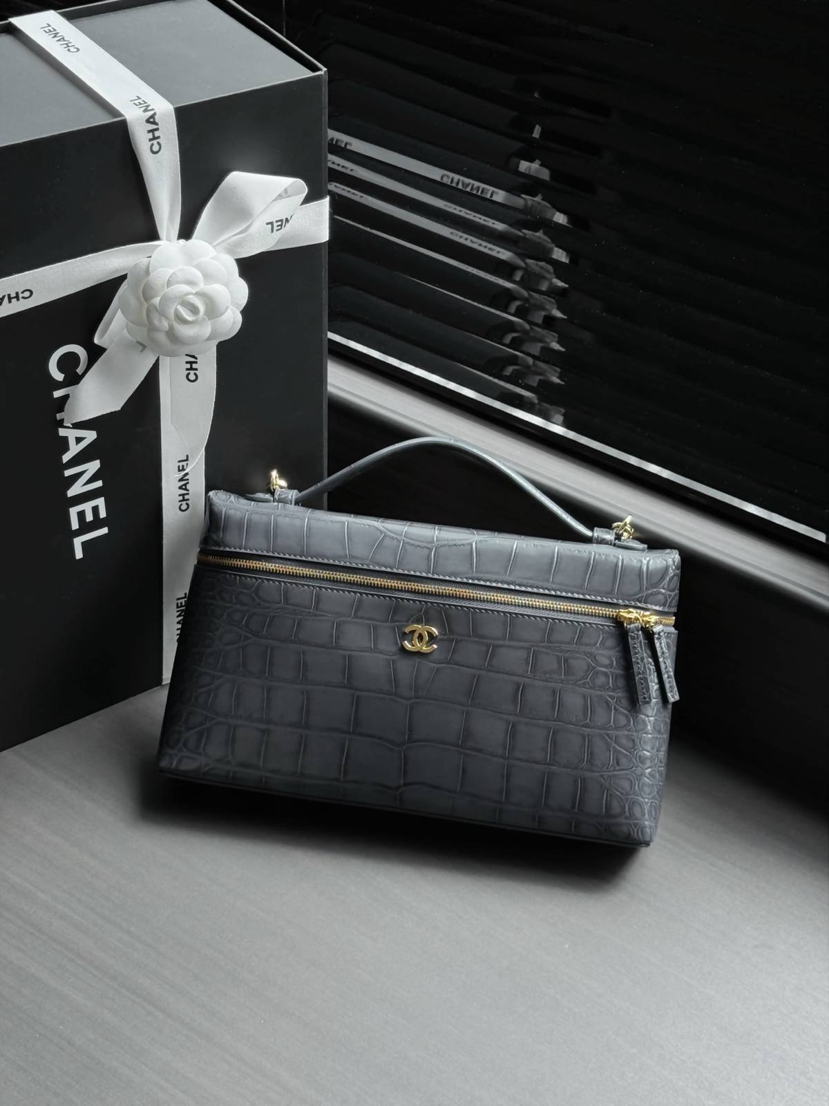 シャネル CHANEL 6473 マトラッセ フラップバッグ キャビアスキン プッシュロック ゴールド金具 ブラック レ