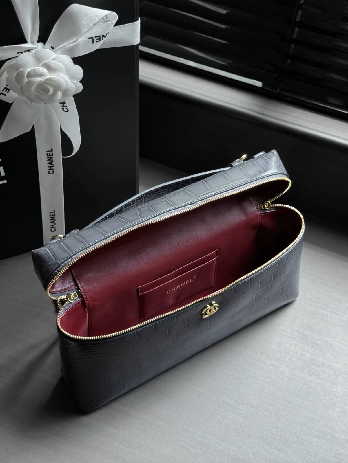 シャネル CHANEL 6473 マトラッセ フラップバッグ キャビアスキン プッシュロック ゴールド金具 ブラック レ - 画像 3