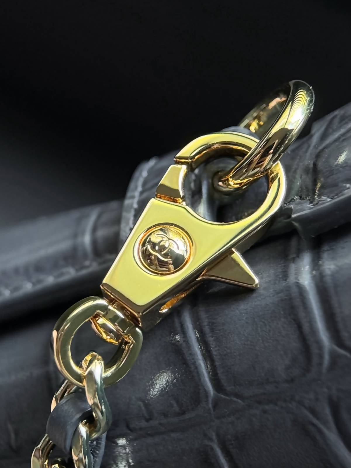 シャネル CHANEL 6473 マトラッセ フラップバッグ キャビアスキン プッシュロック ゴールド金具 ブラック レ - 画像 4