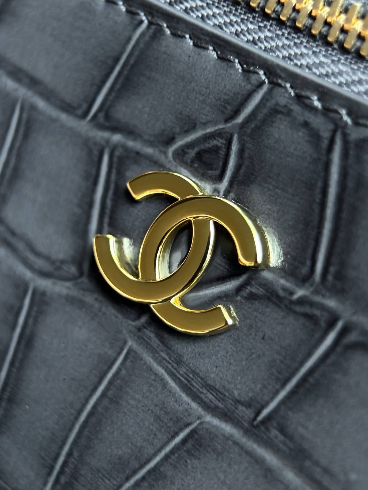 シャネル CHANEL 6473 マトラッセ フラップバッグ キャビアスキン プッシュロック ゴールド金具 ブラック レ - 画像 5