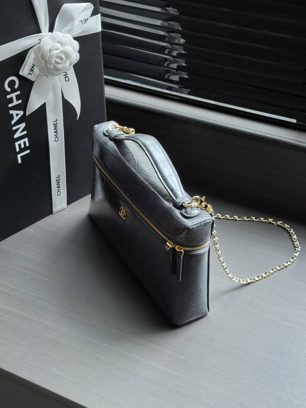 シャネル CHANEL 6473 マトラッセ フラップバッグ キャビアスキン プッシュロック ゴールド金具 ブラック レ - 画像 7