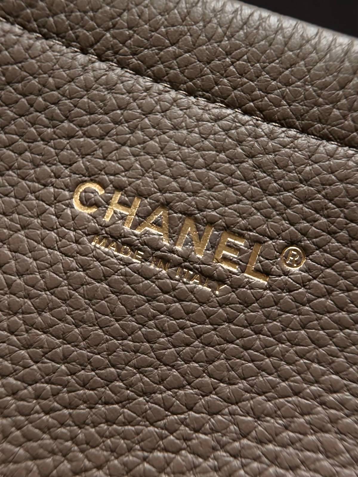 CHANEL シャネル 26S トートバッグ キャビアスキン ゴールド金具 ココマーク 2WAY レディース - 画像 2