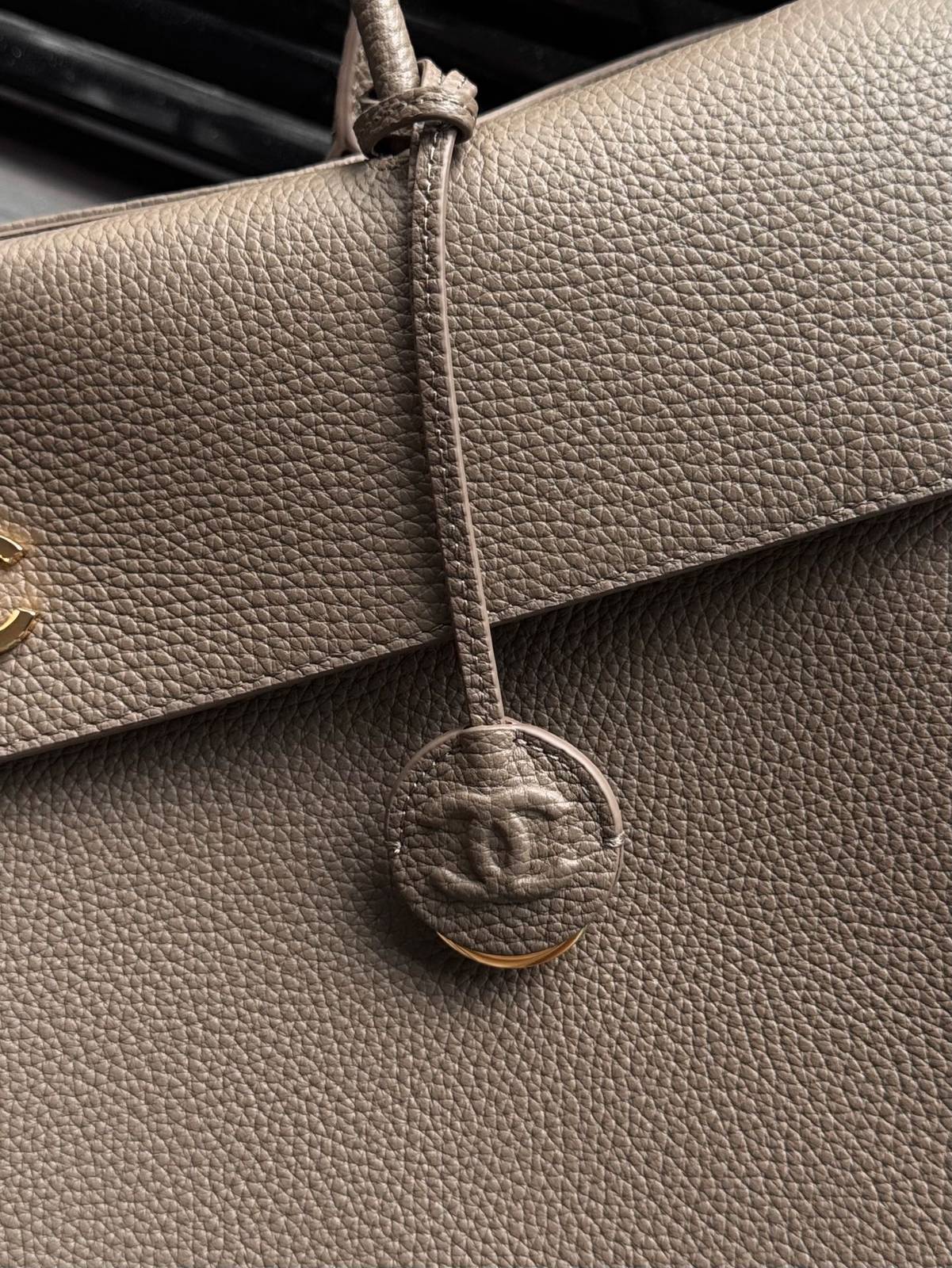CHANEL シャネル 26S トートバッグ キャビアスキン ゴールド金具 ココマーク 2WAY レディース - 画像 5