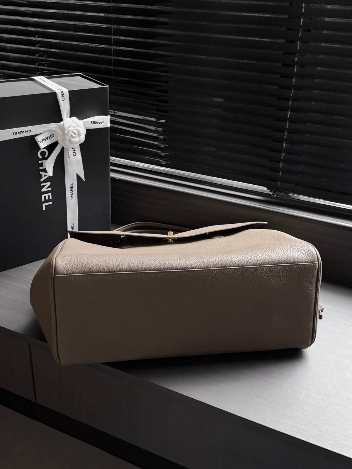CHANEL シャネル 26S トートバッグ キャビアスキン ゴールド金具 ココマーク 2WAY レディース - 画像 8