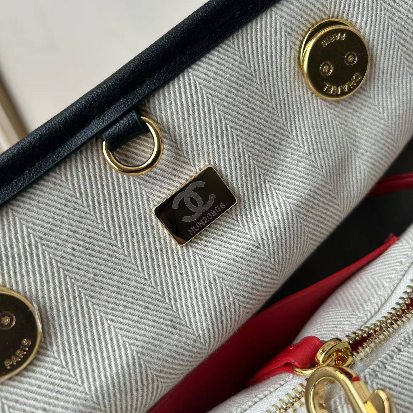 シャネル CHANEL マトラッセ フラップバッグ チェーンショルダー ホワイト ブラック ゴールド金具 レディース - 画像 3