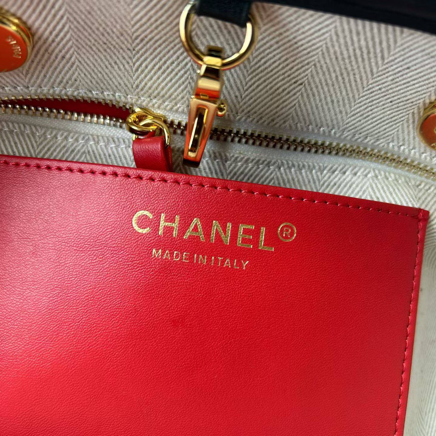 シャネル CHANEL マトラッセ フラップバッグ チェーンショルダー ホワイト ブラック ゴールド金具 レディース - 画像 4