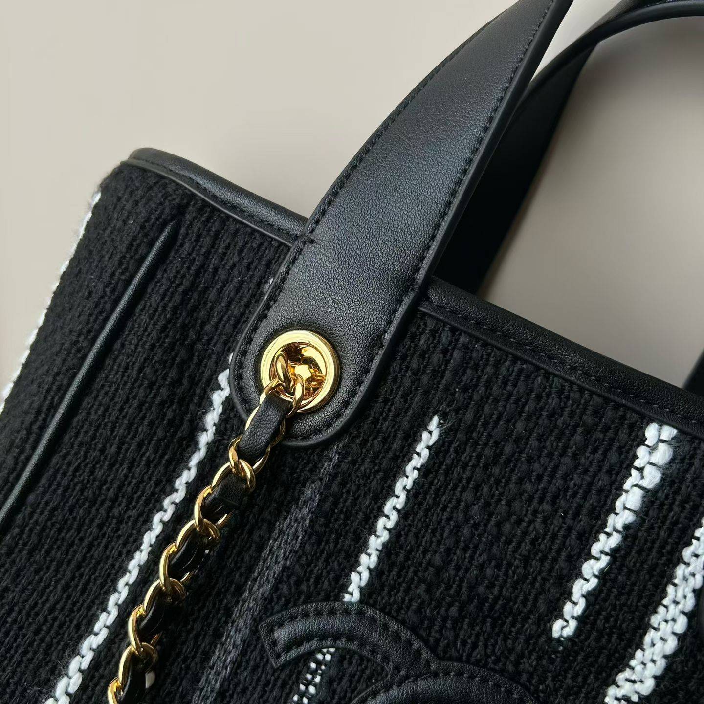 シャネル CHANEL マトラッセ フラップバッグ チェーンショルダー ホワイト ブラック ゴールド金具 レディース - 画像 12