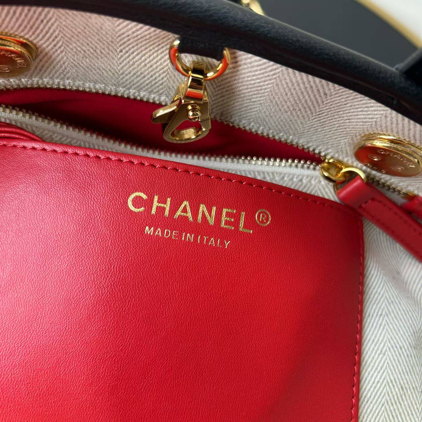 シャネル CHANEL マトラッセ フラップバッグ チェーンショルダー ホワイト ブラック ゴールド金具 レディース - 画像 14
