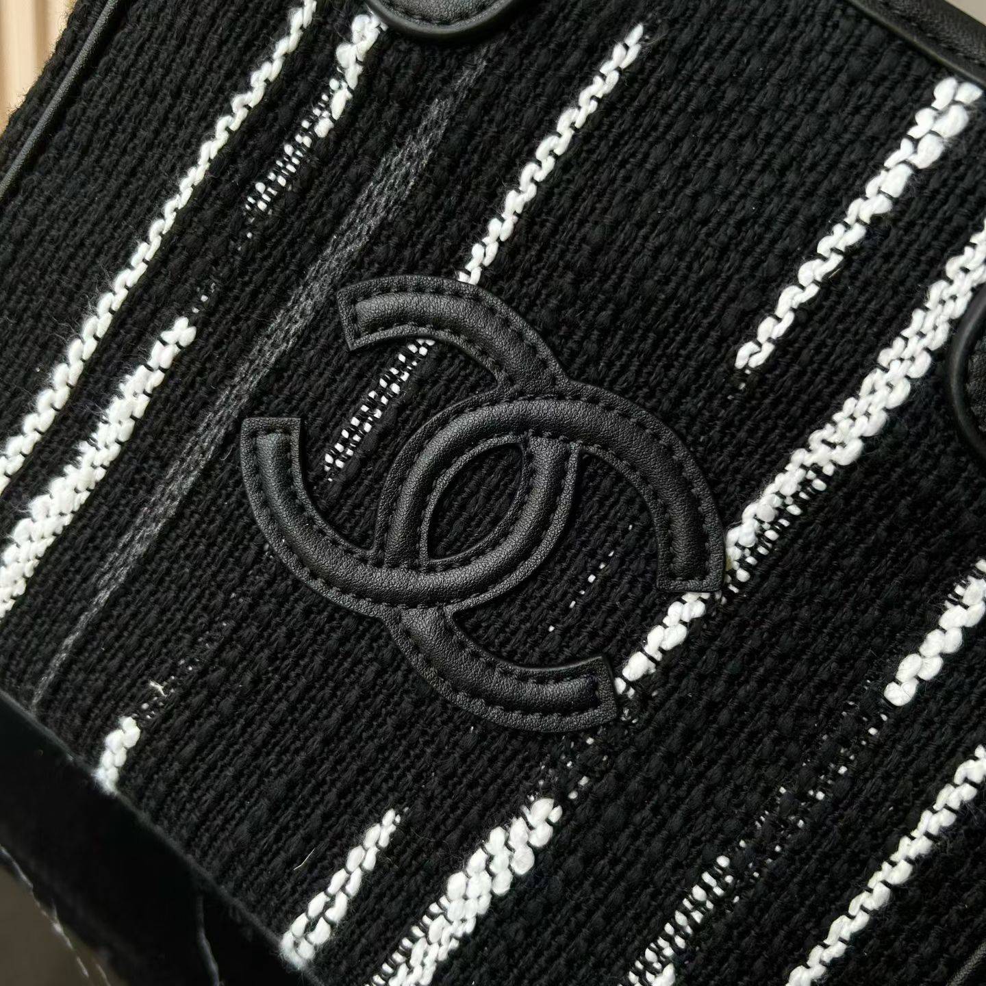 シャネル CHANEL マトラッセ フラップバッグ チェーンショルダー ホワイト ブラック ゴールド金具 レディース - 画像 16
