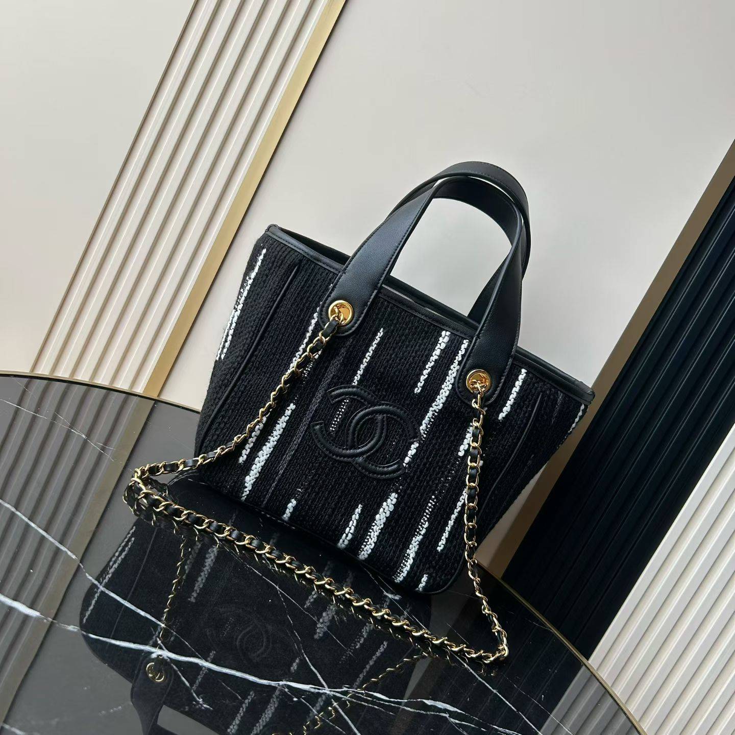 シャネル CHANEL マトラッセ フラップバッグ チェーンショルダー ホワイト ブラック ゴールド金具 レディース - 画像 19