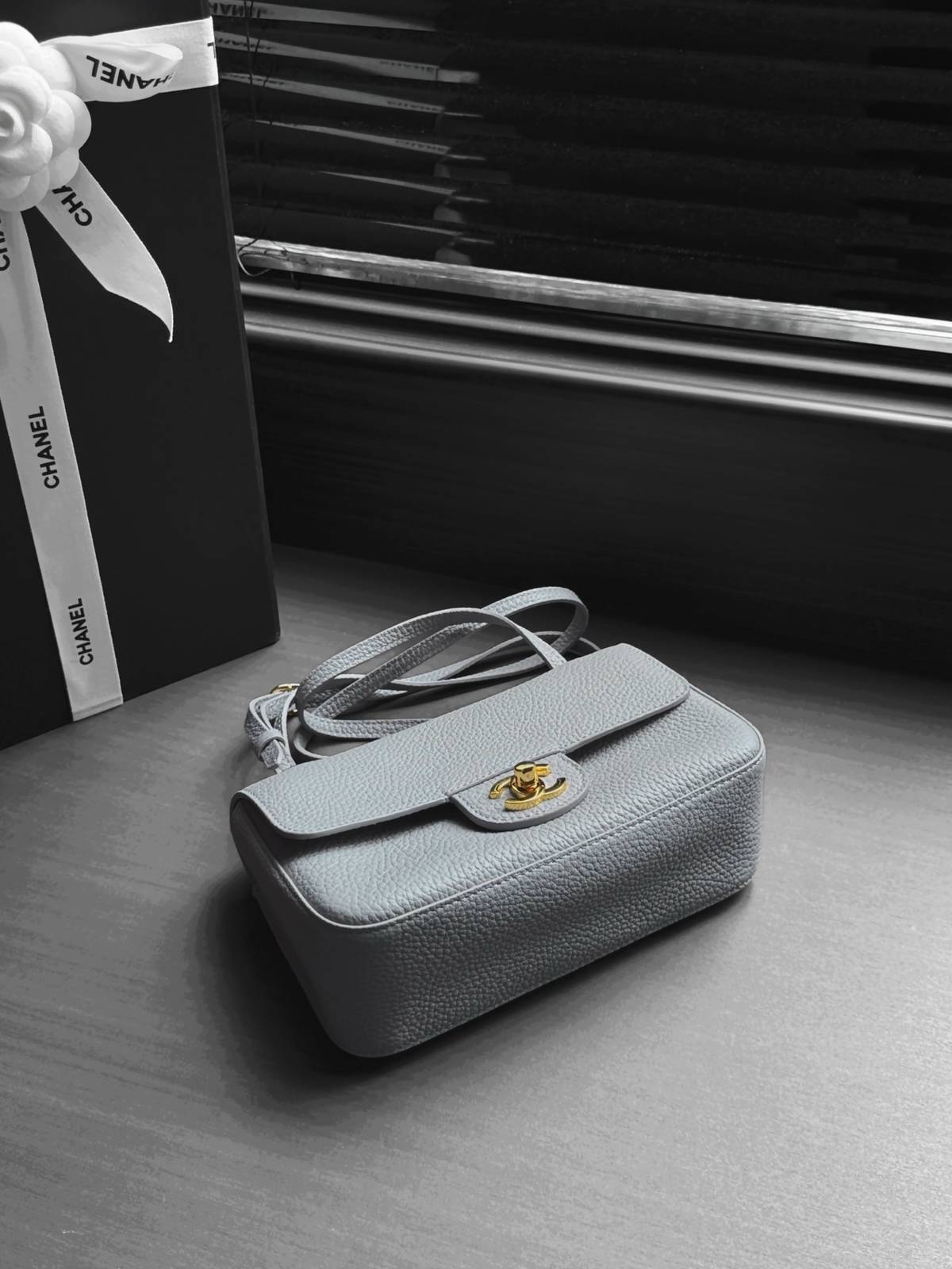 シャネル CHANEL マトラッセ キャビアスキン チェーンショルダーバッグ 2WAY ブラック ホワイト ゴールド金具 - 画像 8