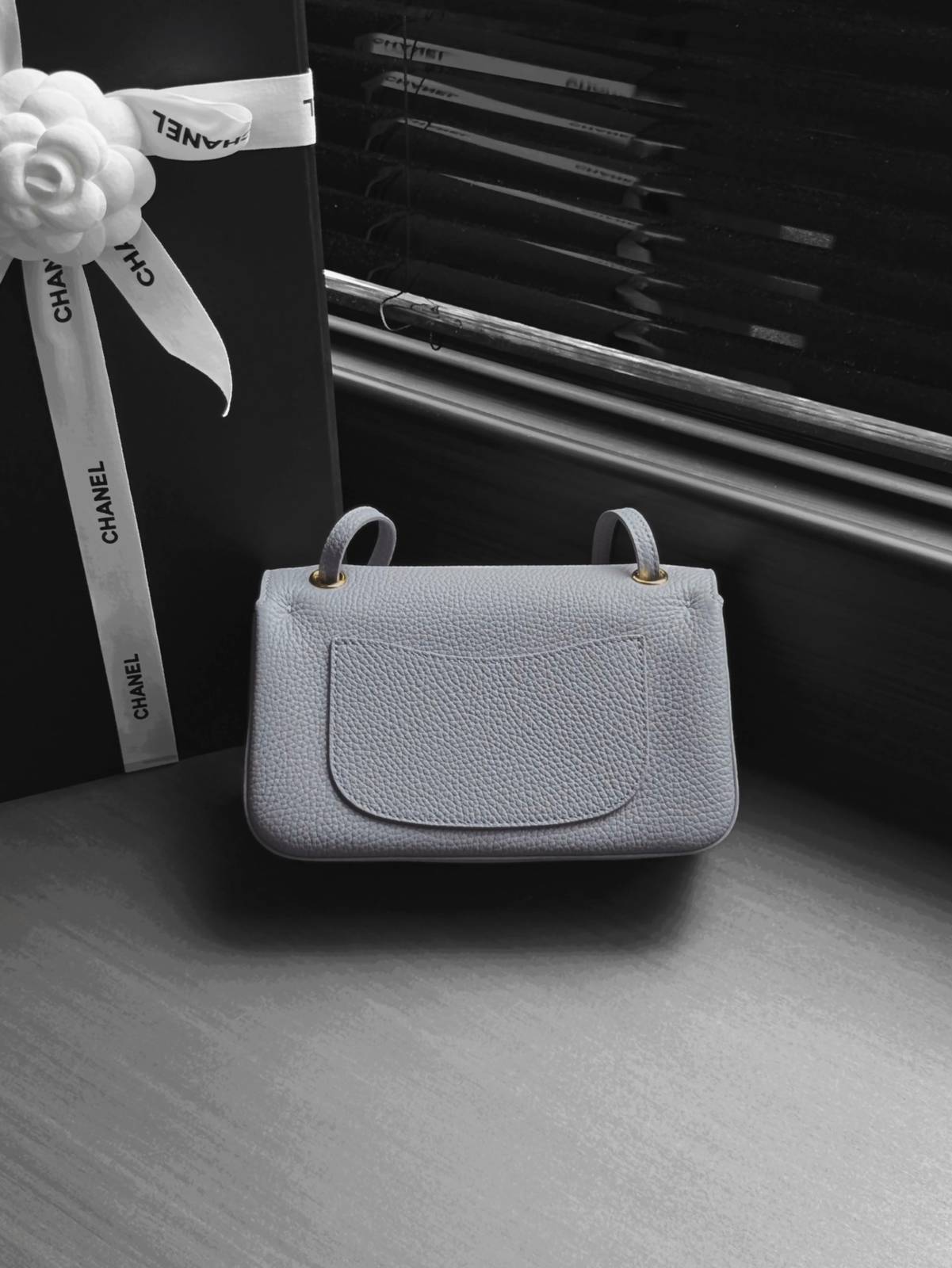 シャネル CHANEL マトラッセ キャビアスキン チェーンショルダーバッグ 2WAY ブラック ホワイト ゴールド金具 - 画像 10