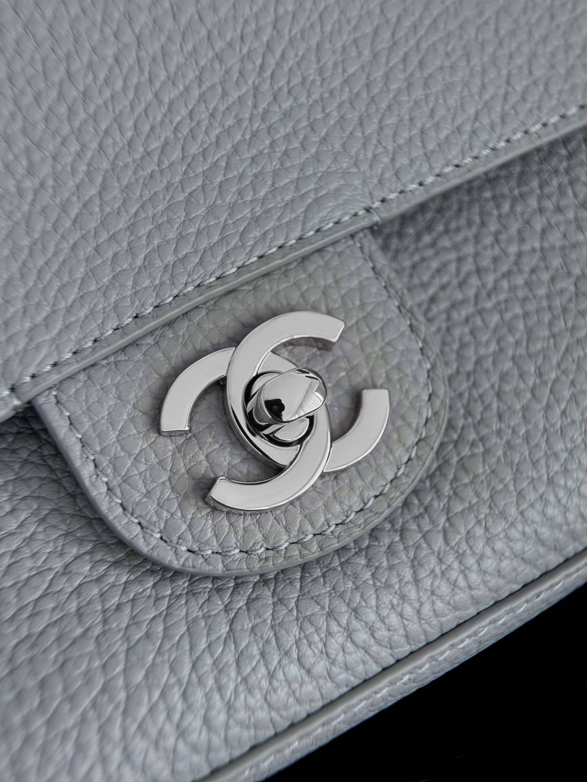 シャネル CHANEL マトラッセ キャビアスキン チェーンショルダーバッグ 2WAY ブラック ホワイト ゴールド金具 - 画像 17