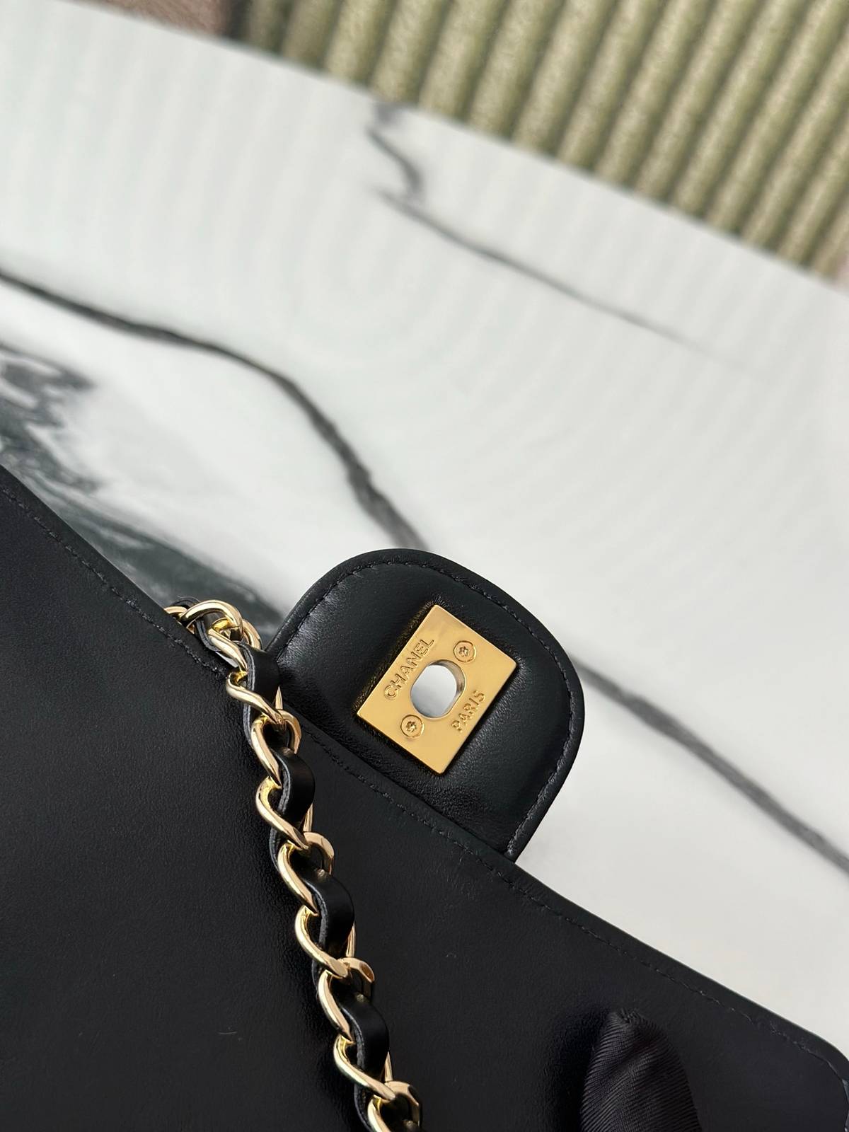 シャネル CHANEL マトラッセ ラムスキン チェーンショルダーバッグ ブラック ゴールド金具 2WAY - 画像 2