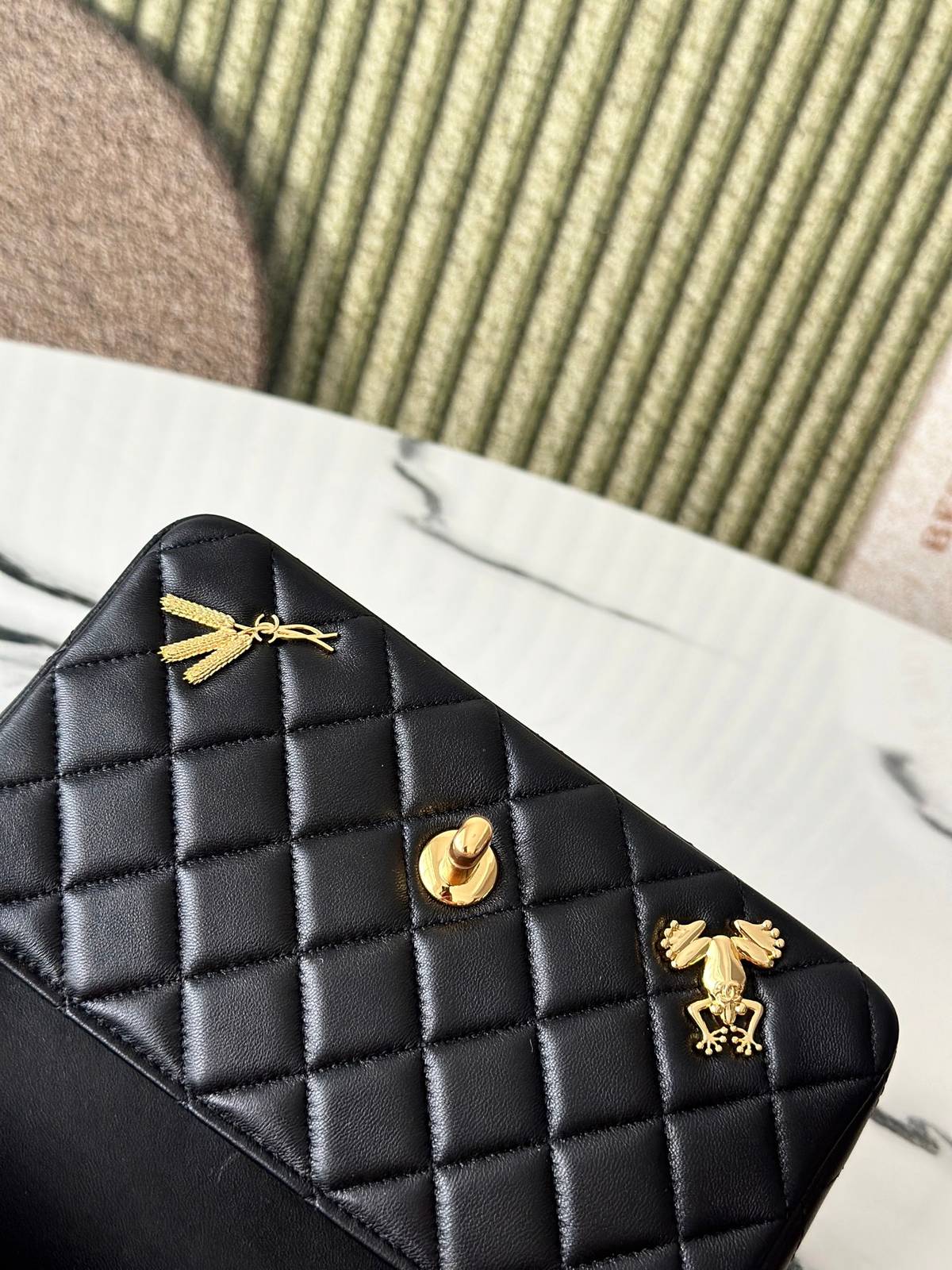 シャネル CHANEL マトラッセ ラムスキン チェーンショルダーバッグ ブラック ゴールド金具 2WAY - 画像 4