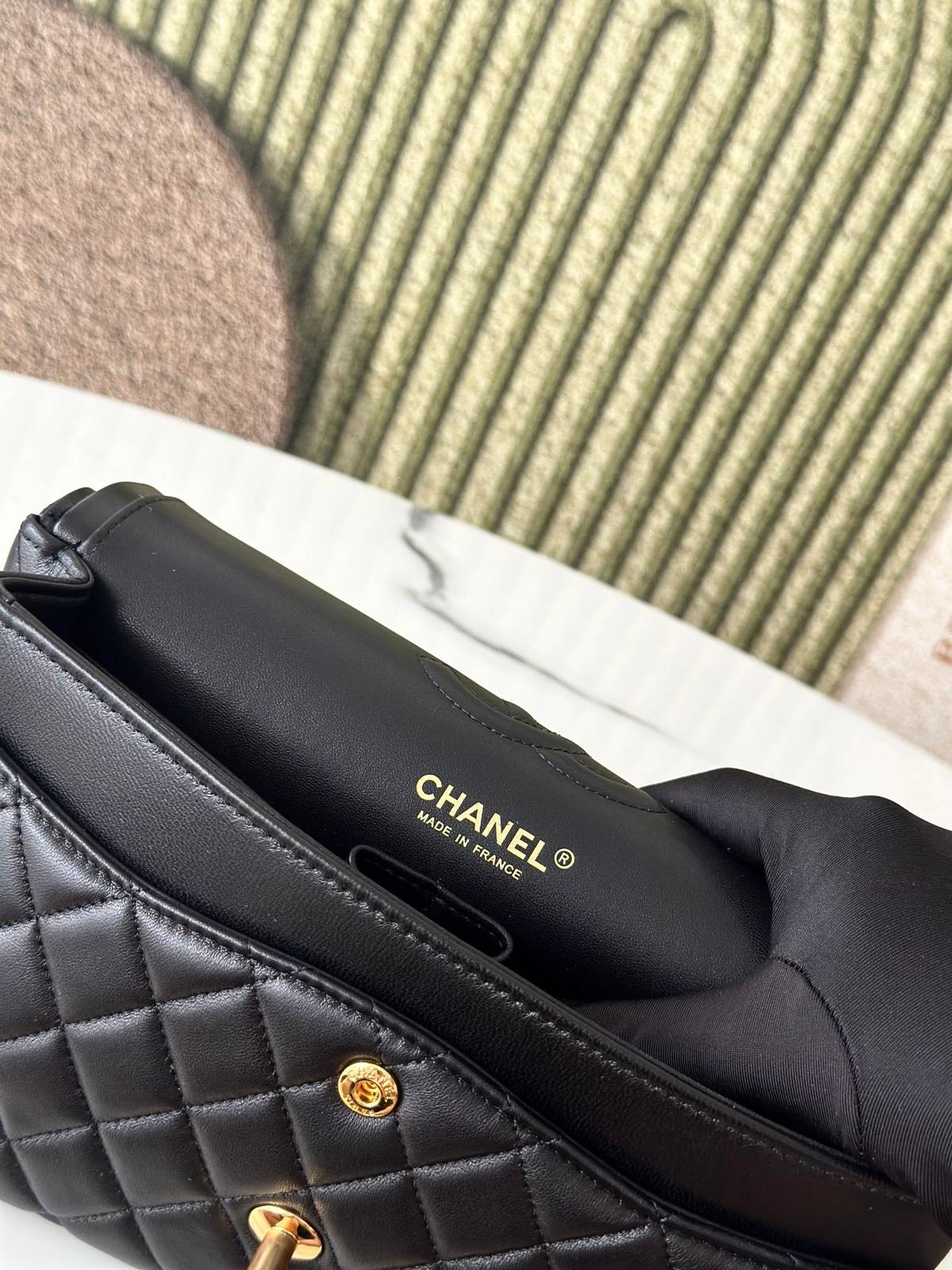 シャネル CHANEL マトラッセ ラムスキン チェーンショルダーバッグ ゴールド金具 ブラック マルチカラー - 画像 2