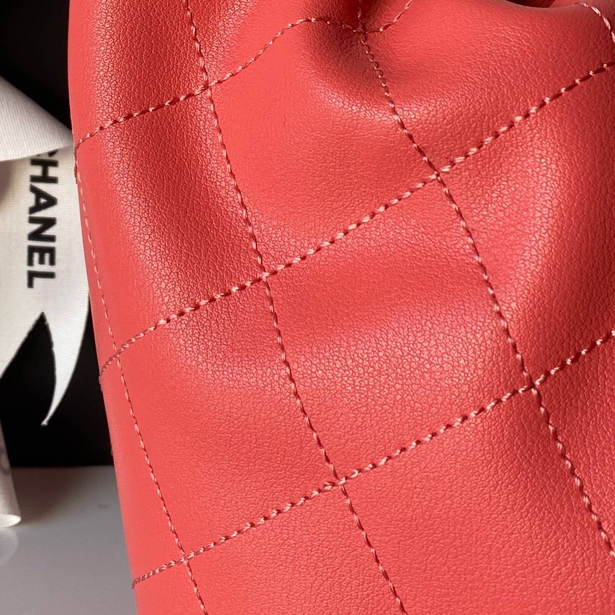 シャネル CHANEL マトラッセ ラムスキン ハンドバッグ ブラック ホワイト ゴールド金具 ファスナー開閉 - 画像 13
