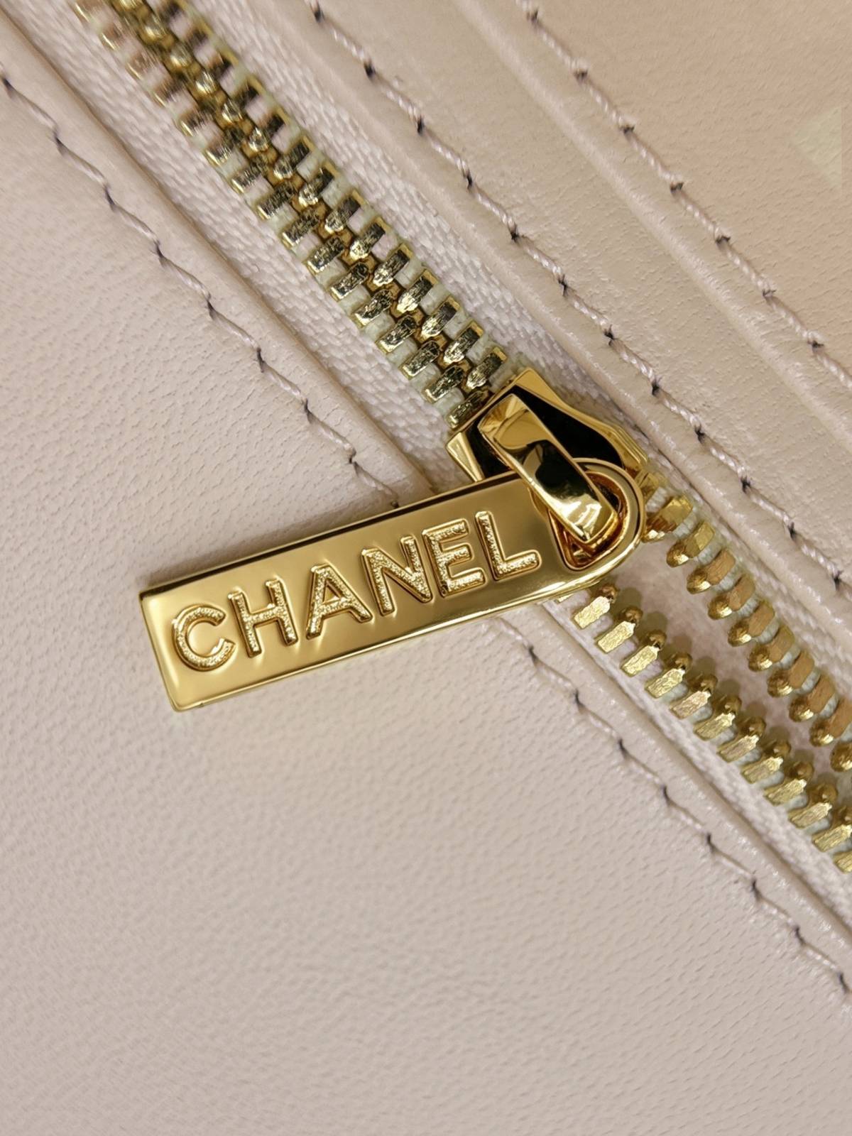 シャネル CHANEL マトラッセ デカマトラッセ フラップバッグ ブラック ホワイト ブラック金具 2WAY レディー - 画像 4