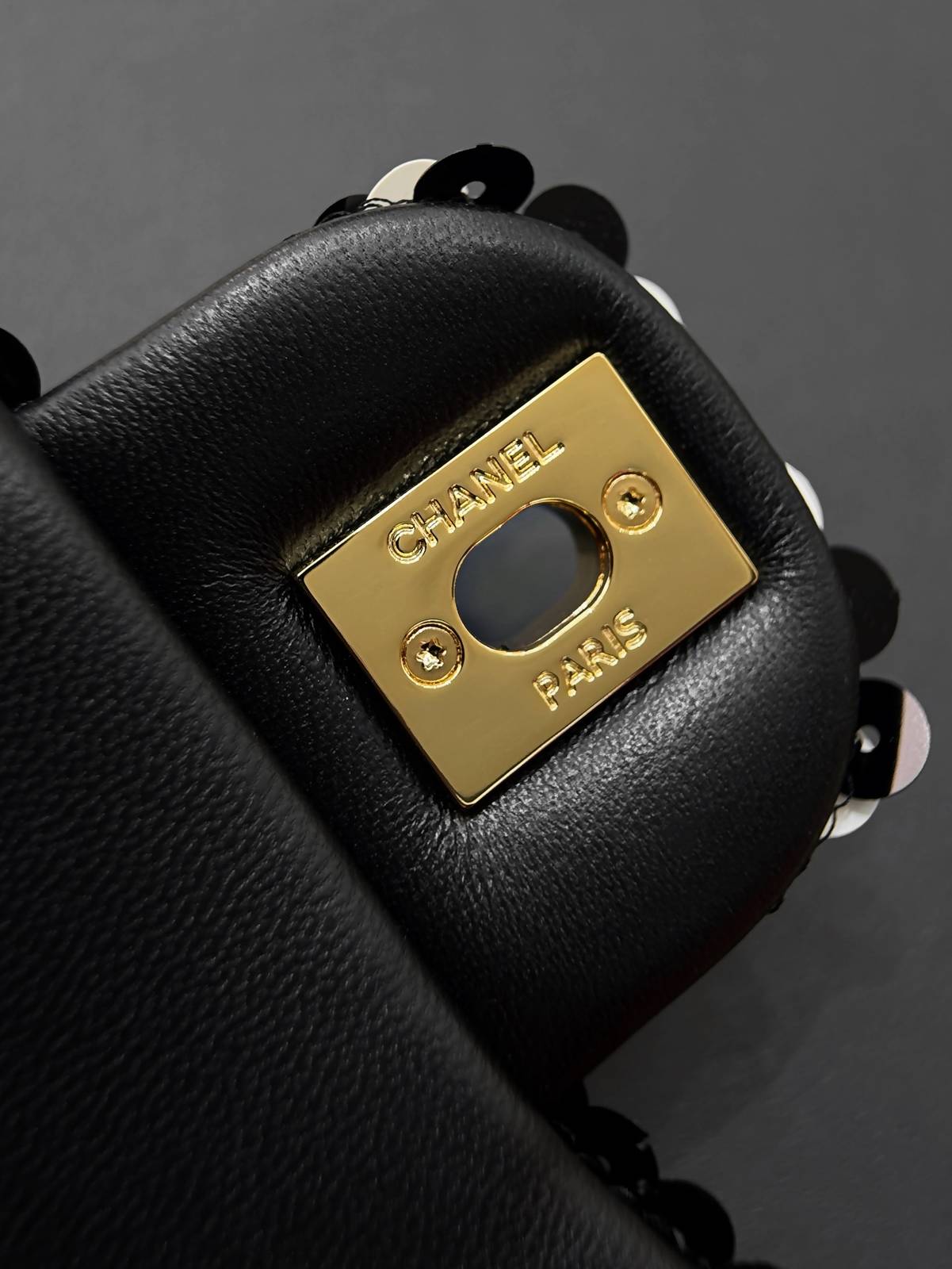 シャネル CHANEL マトラッセ デカマトラッセ フラップバッグ ブラック ホワイト ブラック金具 2WAY レディー - 画像 15